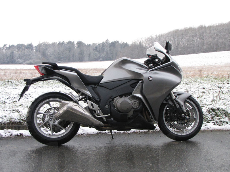 Essai Honda VFR 1200 F 2010 par Jean-Michel Lainé Essai Honda VFR 1200 F 2010 par Jean-Michel Lainé