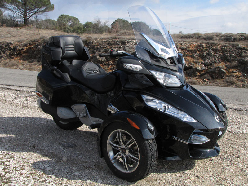 Essai Can-Am Spyder RT SM5 2010 par Jean-Michel Lainé Essai Can-Am Spyder RT SM5 2010 par Jean-Michel Lainé