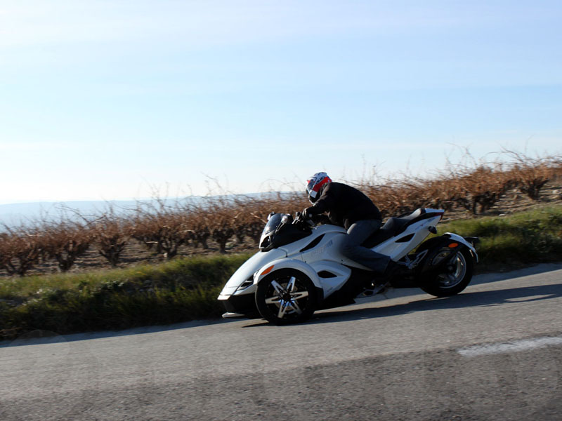 Essai Can-Am Spyder RSS SM5 2010 par Jean-Michel Lainé Essai Can-Am Spyder RSS SM5 2010 par Jean-Michel Lainé