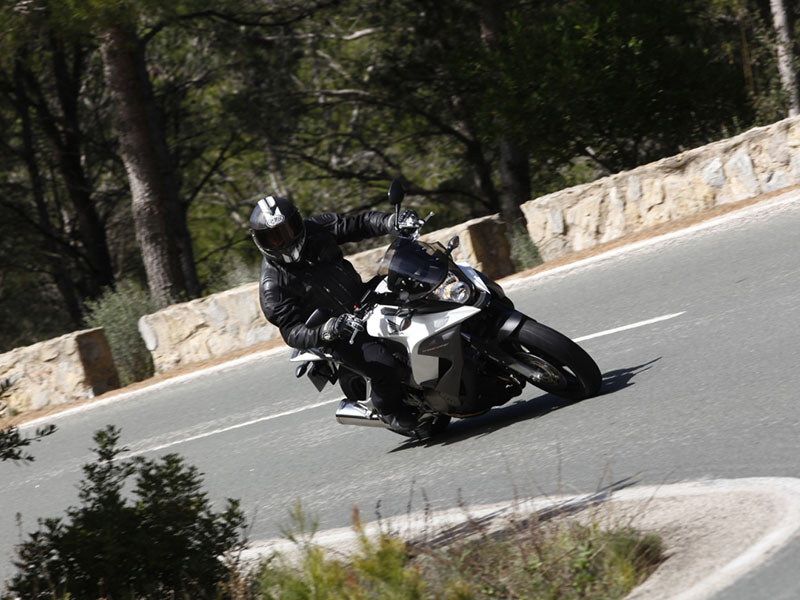 Essai Honda Crossrunner 800 2011 par Didier Renoux Essai Honda Crossrunner 800 2011 par Didier Renoux