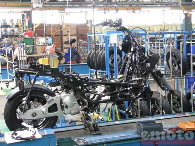 Usine MBK / Yamaha de Saint-Quentin : moteur cadre du X-Max / Skycruiser