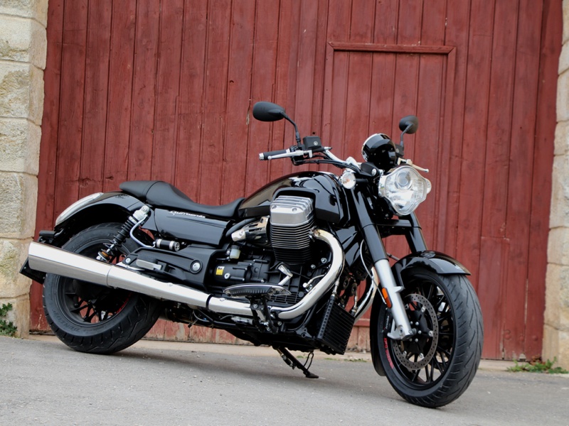 Essai Moto-Guzzi California 1400 Custom 2013 par Jean-Michel Lainé Essai Moto-Guzzi California 1400 Custom 2013 par Jean-Michel Lainé