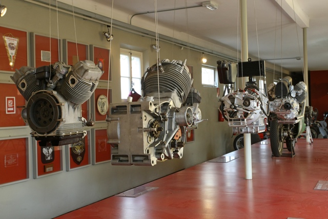 musee moto guzzi mandello del lario les moteurs