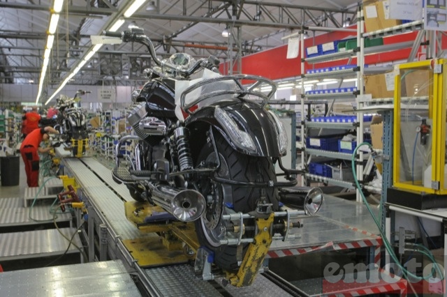 usine moto guzzi california touring sur la chaine