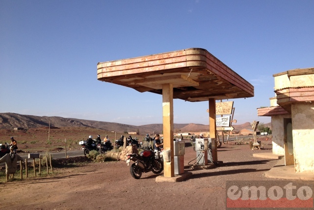 rallye v strom 2014 j5 zagora ouarzazate on fait le plein a la colline a des yeux