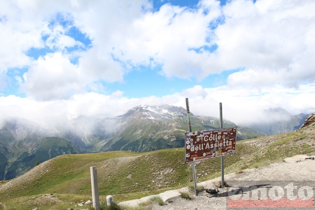 col de l assietta a 2472 metres d altitude