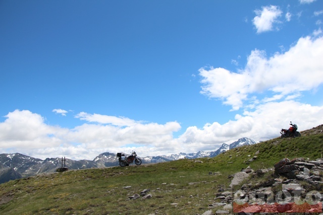 col de l assietta on profite du soleil au point culminant