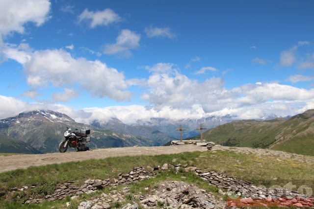 col de l assietta pause panoramique aux deux croix