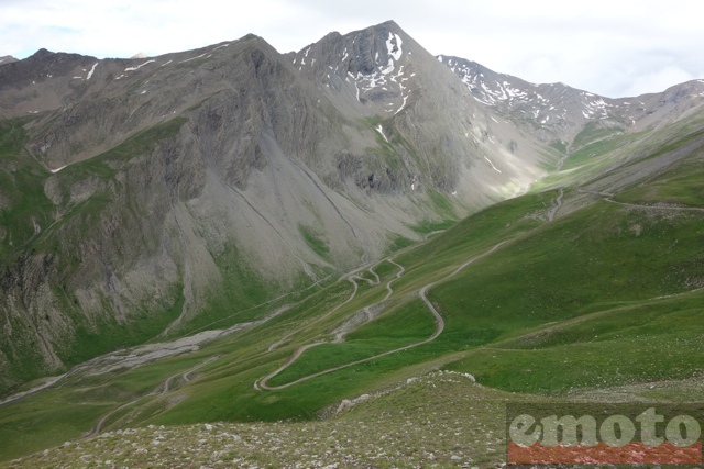 col du parpaillon descente dans les alpages