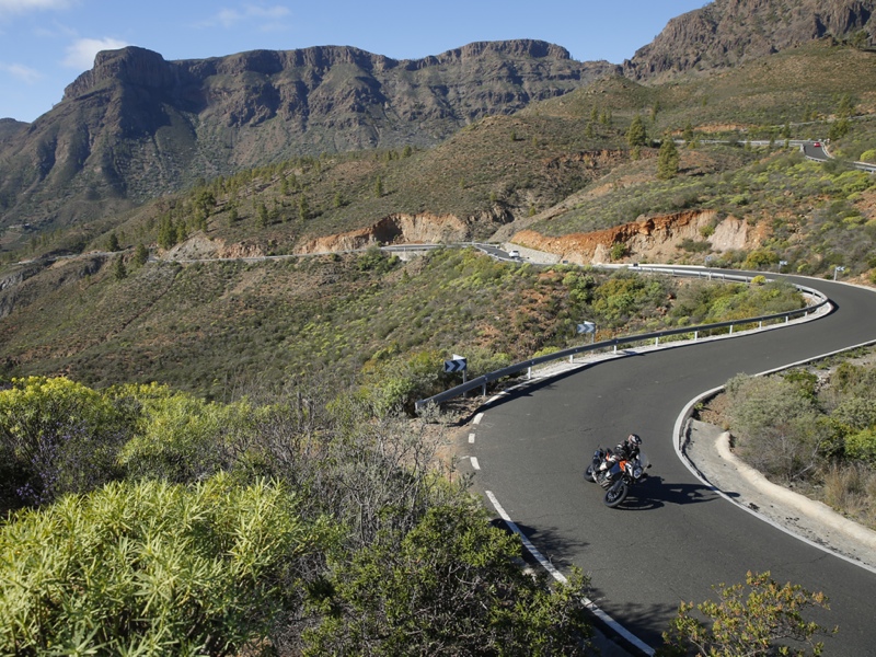 Essai KTM Adventure 1050 2015 par Jean-Michel Lainé Essai KTM Adventure 1050 2015 par Jean-Michel Lainé