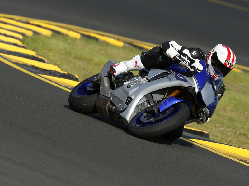 Essai Yamaha R1 et R1M