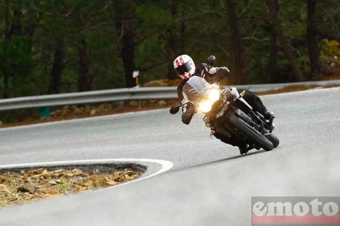 triumph tiger 800 xr a l essai sur la carretera de ronda en andalousie