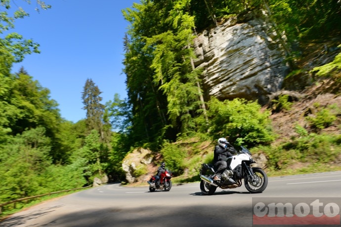 la petite suisse luxembourgeoise region de mullerthal offre un paysage tres different