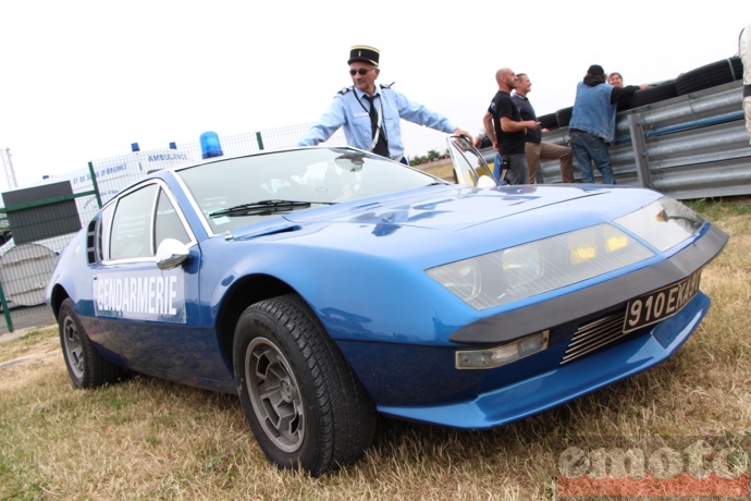 vu le nombre de contrevenants levrier noir est venu avec son alpine a310