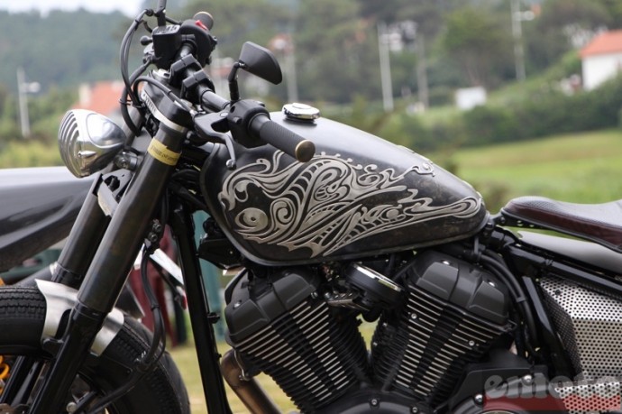 yamaha bolt contrate entre le noir et l alu yamaha bolt contrate entre le noir et l alu