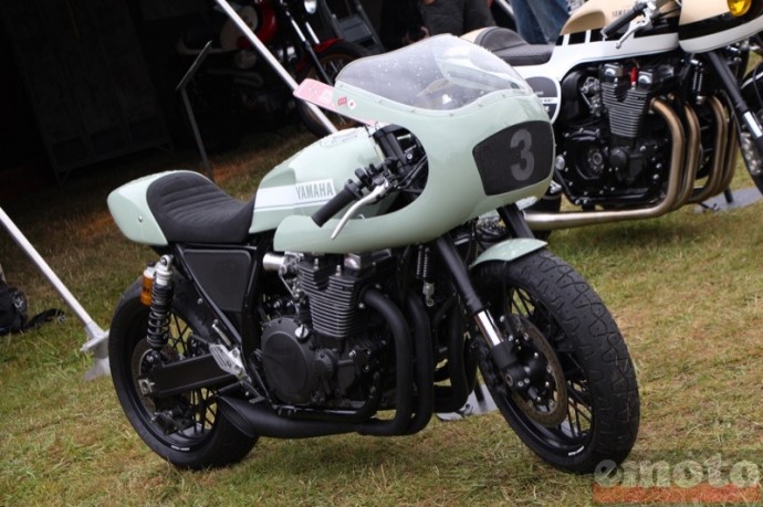 yamaha xjr 1300 racer completee d une tete de fourche yamaha xjr 1300 racer completee d une tete de fourche