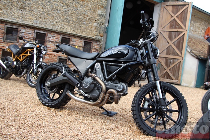 ducati scrambler all black