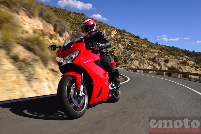 honda vfr 800 sur la 773 depuis alicante au soleil cette fois ci