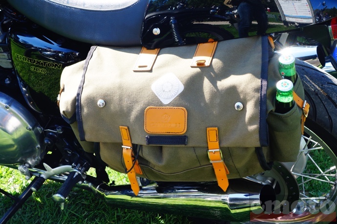 accessoire essentiel pour la balade sur cette triumph thruxton accessoire essentiel pour la balade sur cette triumph thruxton
