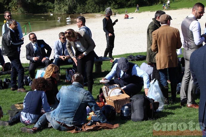 a l heure du pique nique on ouvre le panier en osier