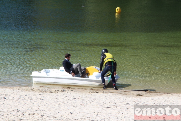 des p dalos taient disposition des participants le casque n tant pas obligatoire sur l eau en revanche