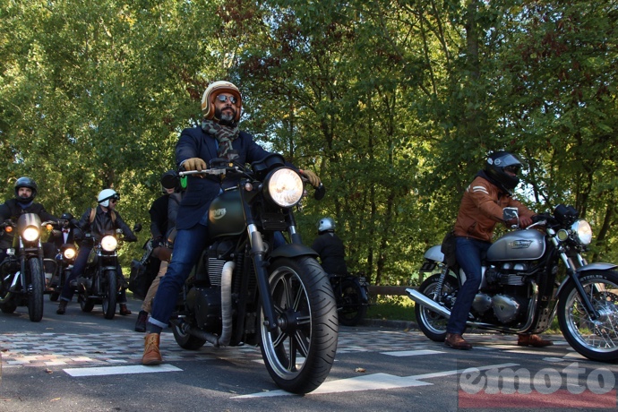 deux triumph bonneville se pressent au distinguished gentleman ride