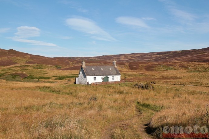 tracer tour j1 08 petite maison isol e typique du paysage en ecosse tracer tour j1 08 petite maison isol e typique du paysage en ecosse
