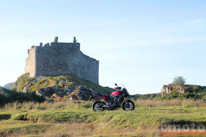 tracer tour j2 19 arr t devant un chateau en ruine ils sont tr s nombreux en ecosse tracer tour j2 19 arr t devant un chateau en ruine ils sont tr s nombreux en ecosse