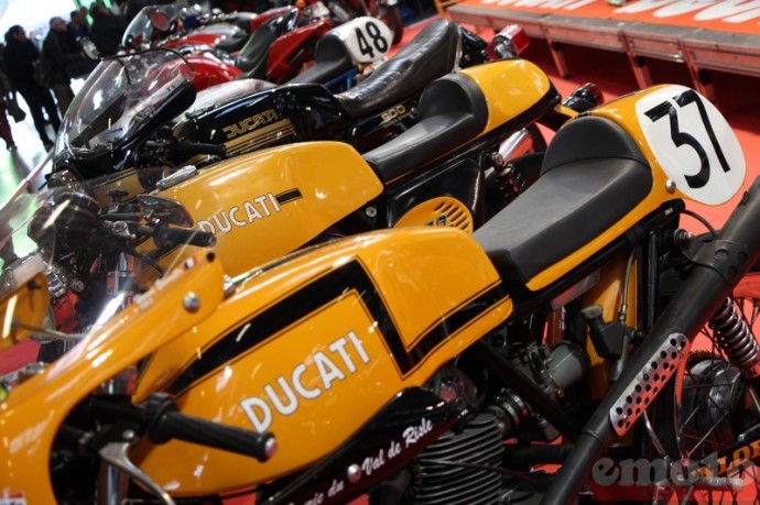 ducati alignement sur le stand du ducati performance club automedon