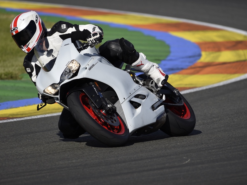 Essai Ducati 959 Panigale 2016 par Jean-Michel Lainé Essai Ducati 959 Panigale 2016 par Jean-Michel Lainé