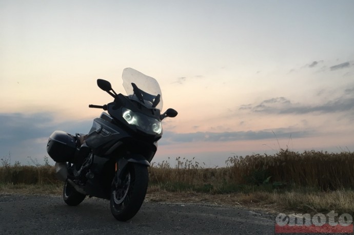 coucher de soleil pour ma bmw k1600gt