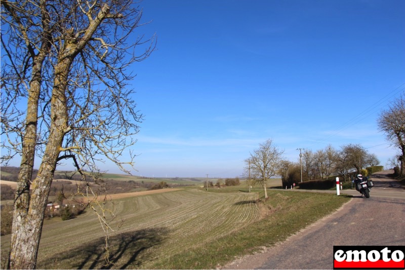 fontenailles en haut de la colline