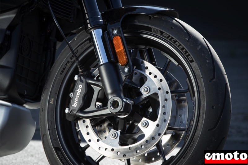 etrier radial brembo 4 pistons et fourche inversee showa etrier radial brembo 4 pistons et fourche inversee showa
