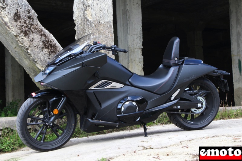 honda vultus avec le siege passager utilise en dosseret