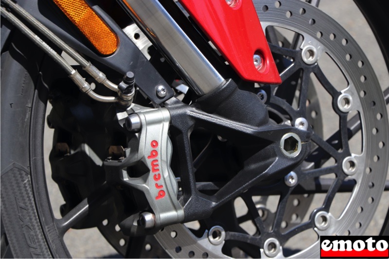 fourche inversee marzocchi et freinage brembo a montage radial