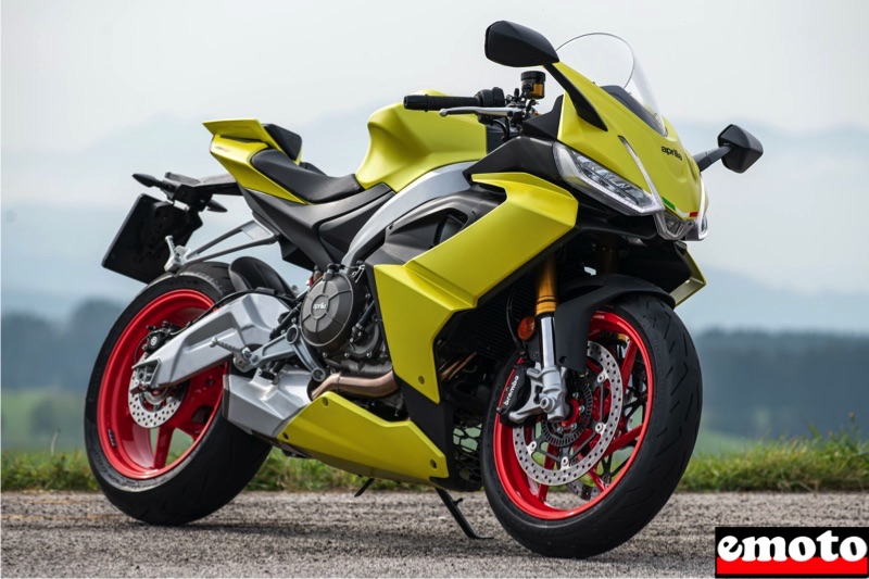 aprilia rs 660 sans clignotants visibles