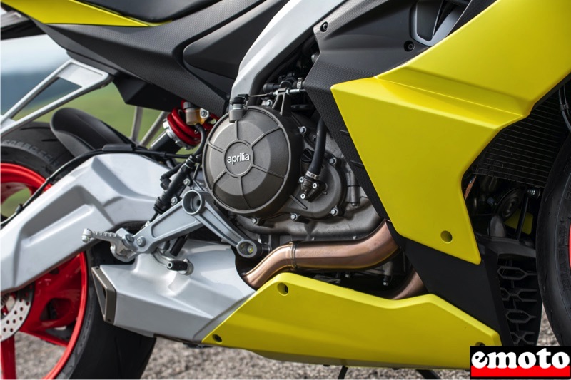 le moteur biclyindre parallele de cette aprilia rs 660 est une reussite