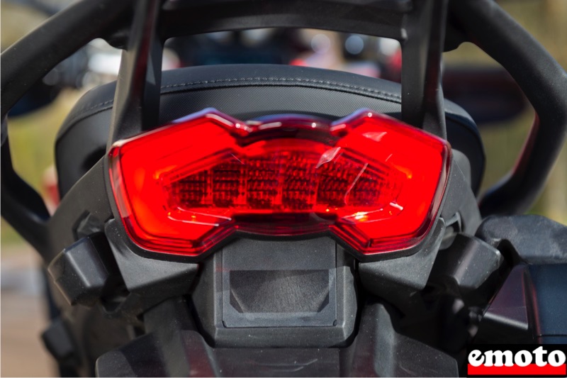 radar arriere sur la multistrada v4 s seulement pas la v4