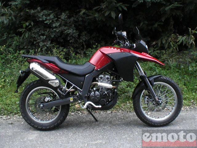 Essai Derbi Terra 125 2007 par Jean-Michel Lainé Essai Derbi Terra 125 2007 par Jean-Michel Lainé