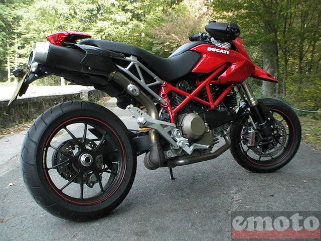 Essai Ducati Hypermotard 1100 S 2007 par Jean-Michel Lainé Essai Ducati Hypermotard 1100 S 2007 par Jean-Michel Lainé