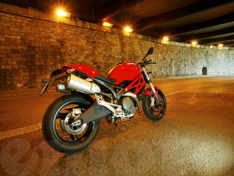 Essai Ducati Monster 696+