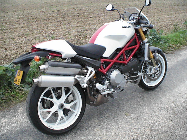 Essai Ducati S4Rs 2006 par Jean-Michel Lainé Essai Ducati S4Rs 2006 par Jean-Michel Lainé