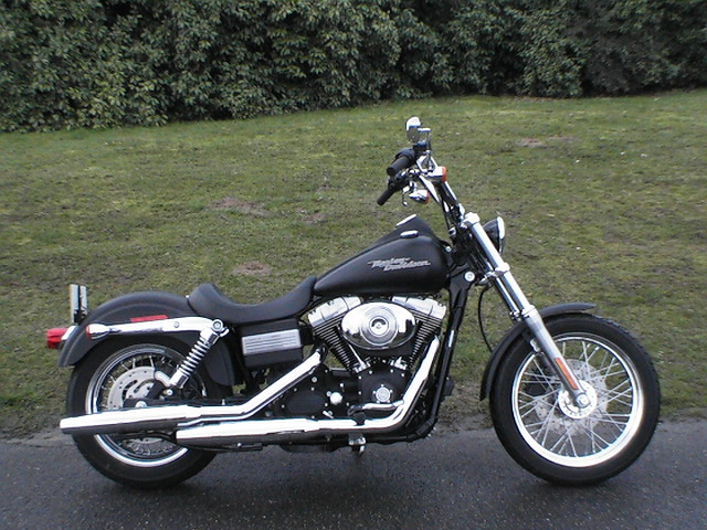 Essai Harley-Davidson Street Bob 2006 par Jean-Michel Lainé Essai Harley-Davidson Street Bob 2006 par Jean-Michel Lainé