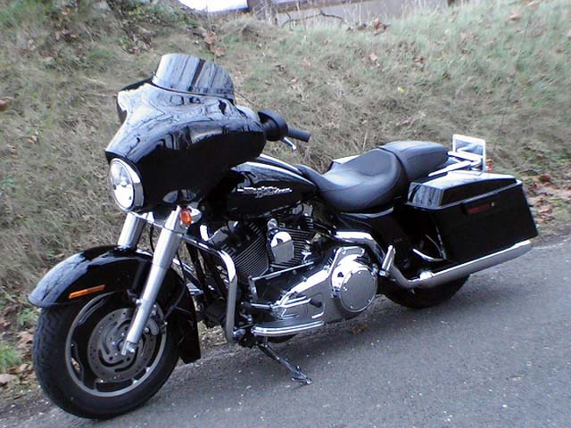 Essai Harley-Davidson Street Glide 2007 par Jean-Michel Lainé Essai Harley-Davidson Street Glide 2007 par Jean-Michel Lainé