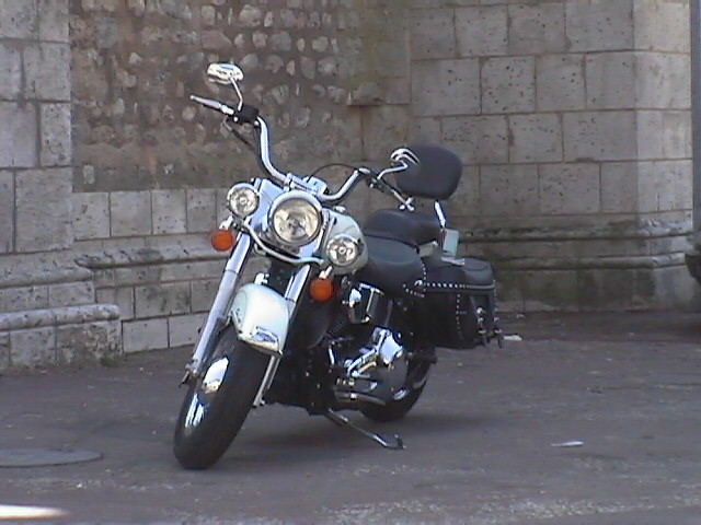 Essai Harley-Davidson Heritage Softail Classic 2003 par Jean-Michel Lainé Essai Harley-Davidson Heritage Softail Classic 2003 par Jean-Michel Lainé