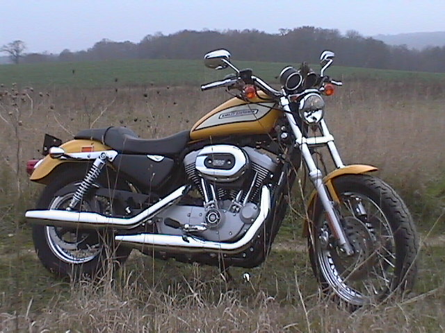 Essai Harley-Davidson Sportster 1200 R 2005 par Jean-Michel Lainé Essai Harley-Davidson Sportster 1200 R 2005 par Jean-Michel Lainé