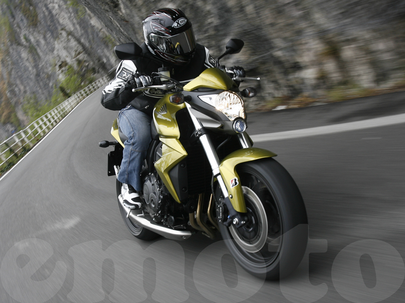 Essai Honda CB1000R 2008 par Julien Métrop Essai Honda CB1000R 2008 par Julien Métrop