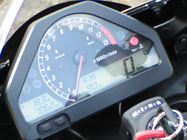 Essai Honda CBR1000RR 2006 par Jean-Michel Lainé Essai Honda CBR1000RR 2006 par Jean-Michel Lainé