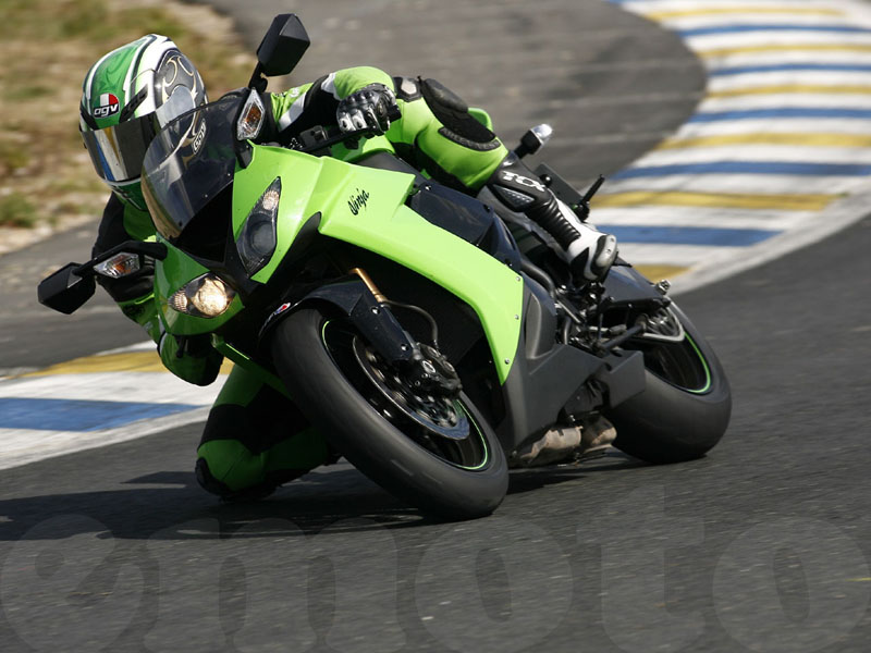 Essai Kawasaki ZX10R 2008 par Guillaume Mongin Essai Kawasaki ZX10R 2008 par Guillaume Mongin