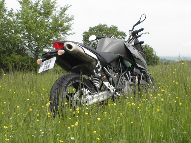 Essai KTM Super Duke 990 2006 par Jean-Michel Lainé Essai KTM Super Duke 990 2006 par Jean-Michel Lainé